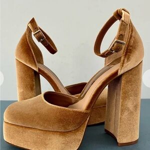 Gianni Bini Runway Gold Mustard Yelliw Velvet Ankle Strap PlatformPump Heels
